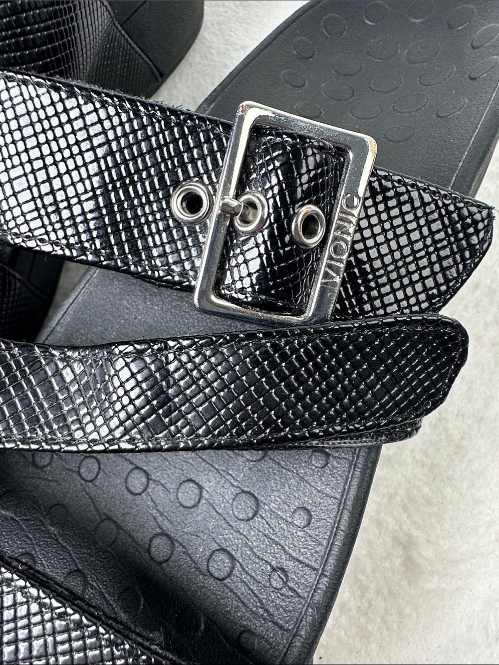 Vionic Black Pacific Rio Lizard Sandals Textured Platform Slide with Buckle - Picture 4 of 16